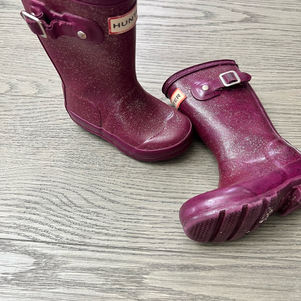Hunter Kids' Sparkly Purple Boots